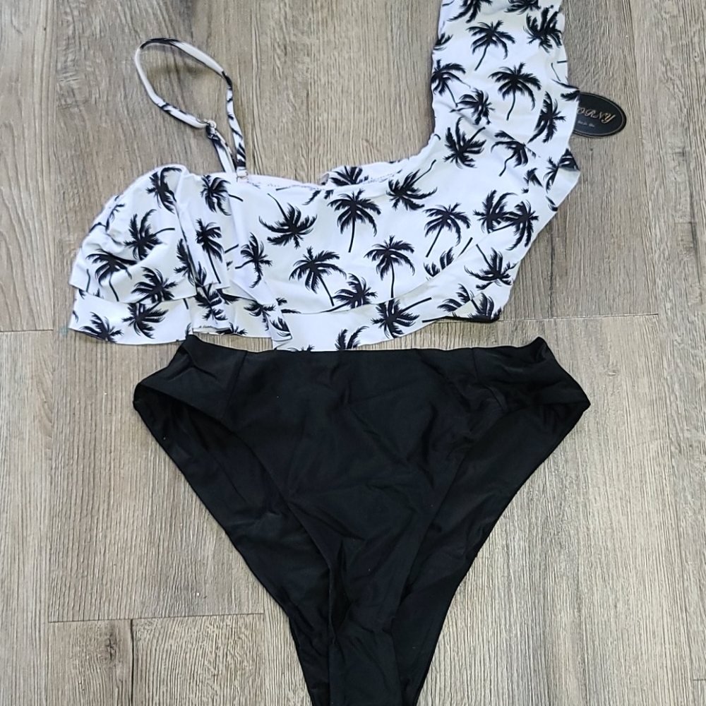 Swimsuit - Picture 4 of 4
